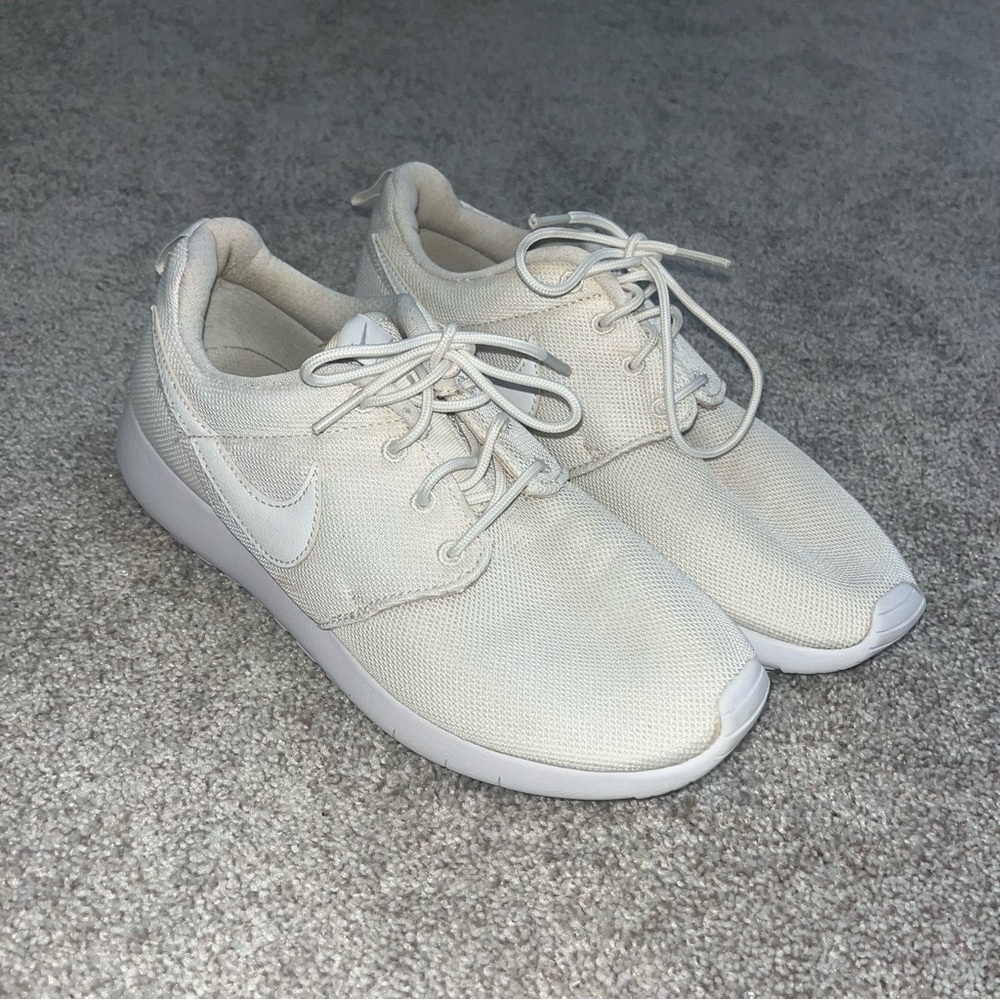Nike White Roshe Sneakers